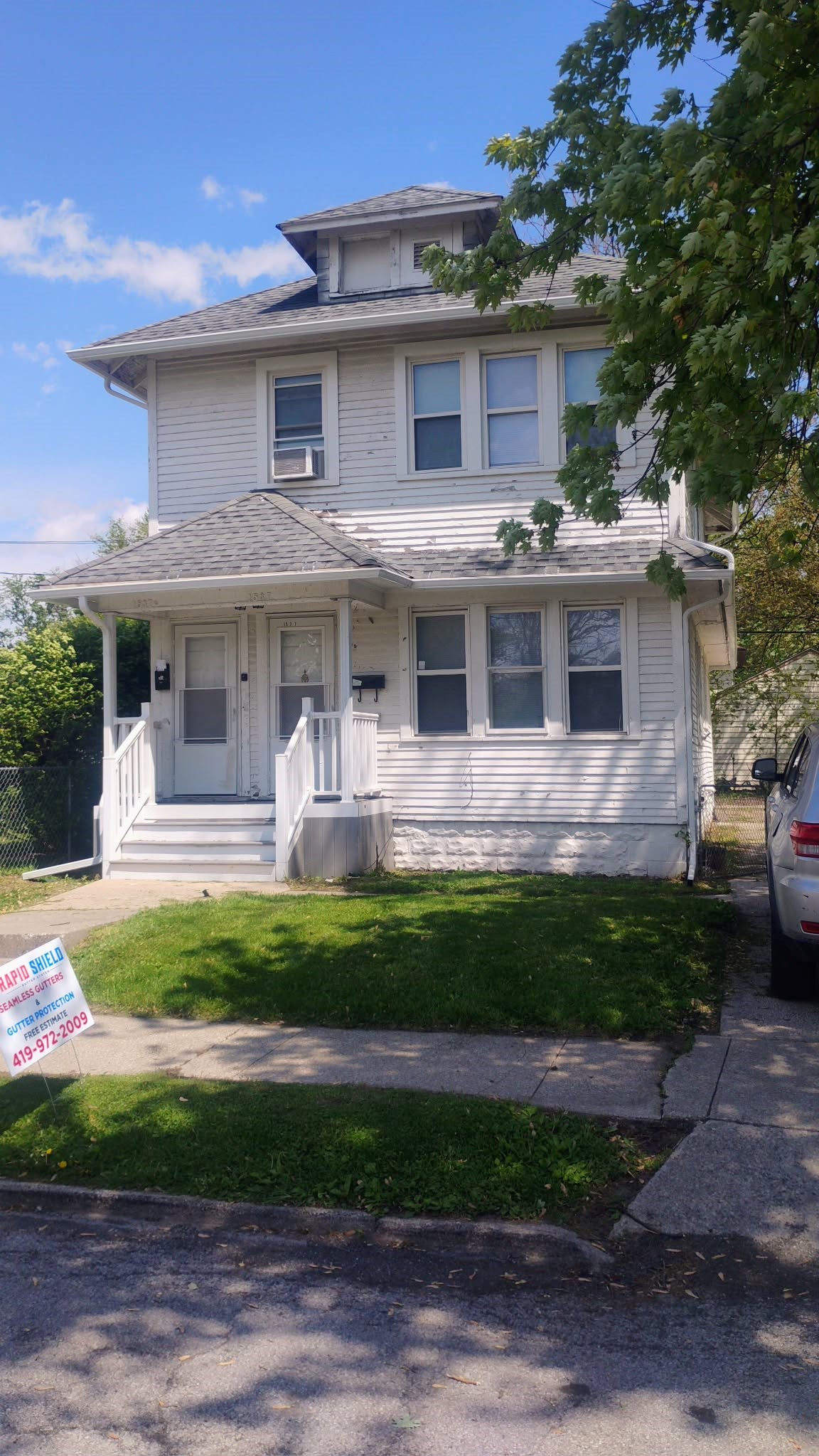 1537 Carlyle-Low