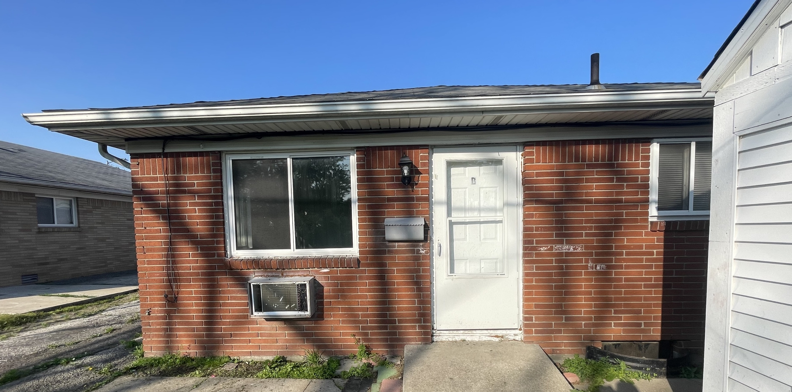 255 Graham Street - B