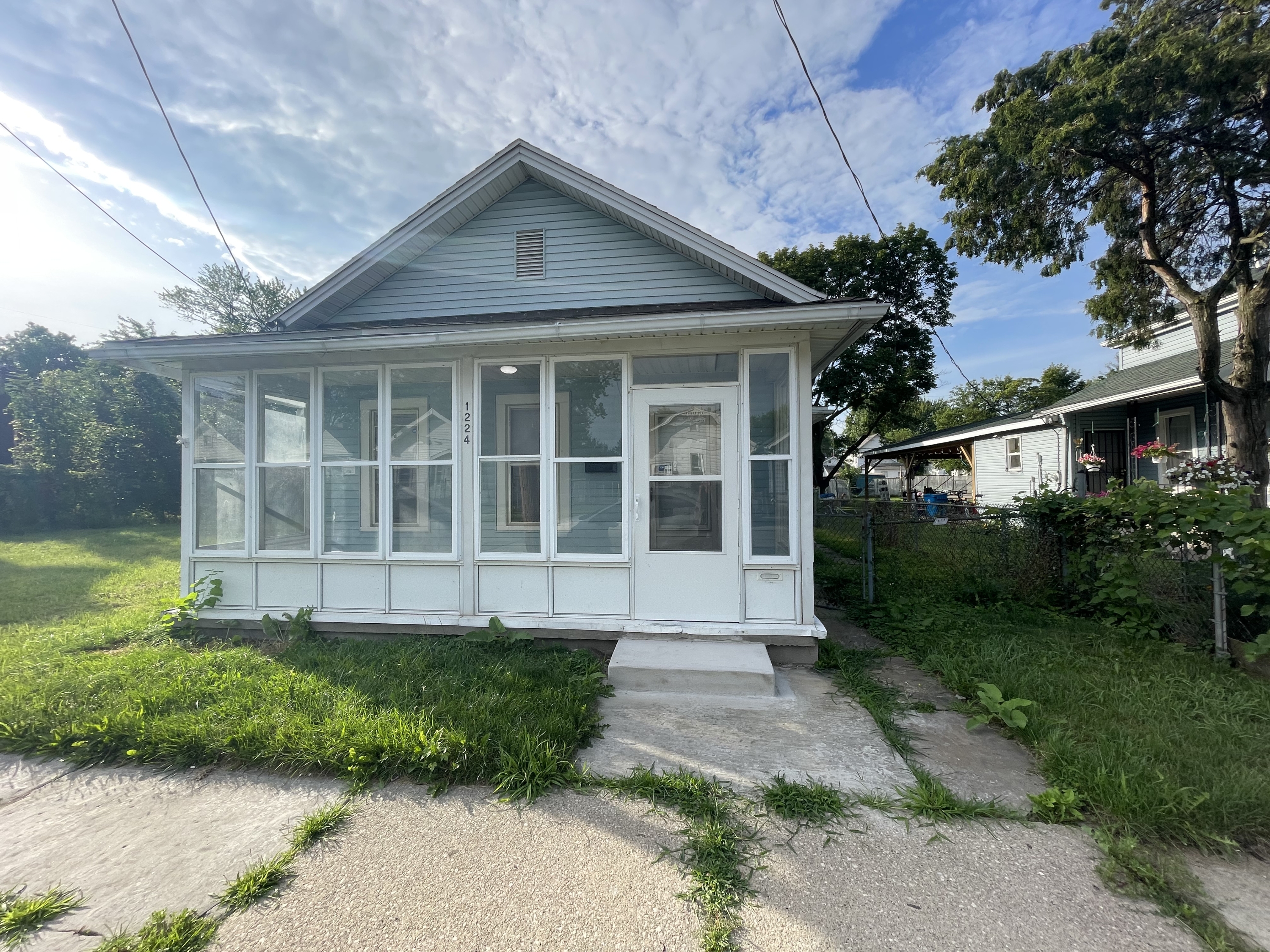 1224 N Michigan St