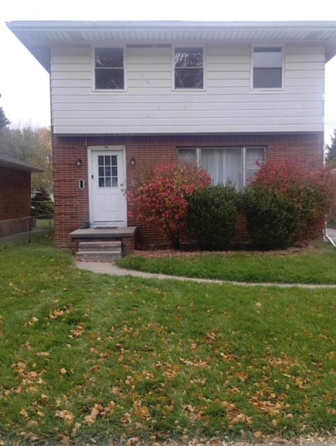 4318 Caroline Avenue - Upper